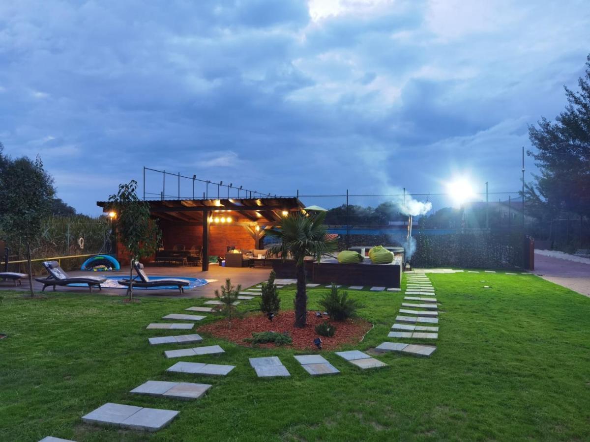Hotel Janine Garden Braşov Exterior foto