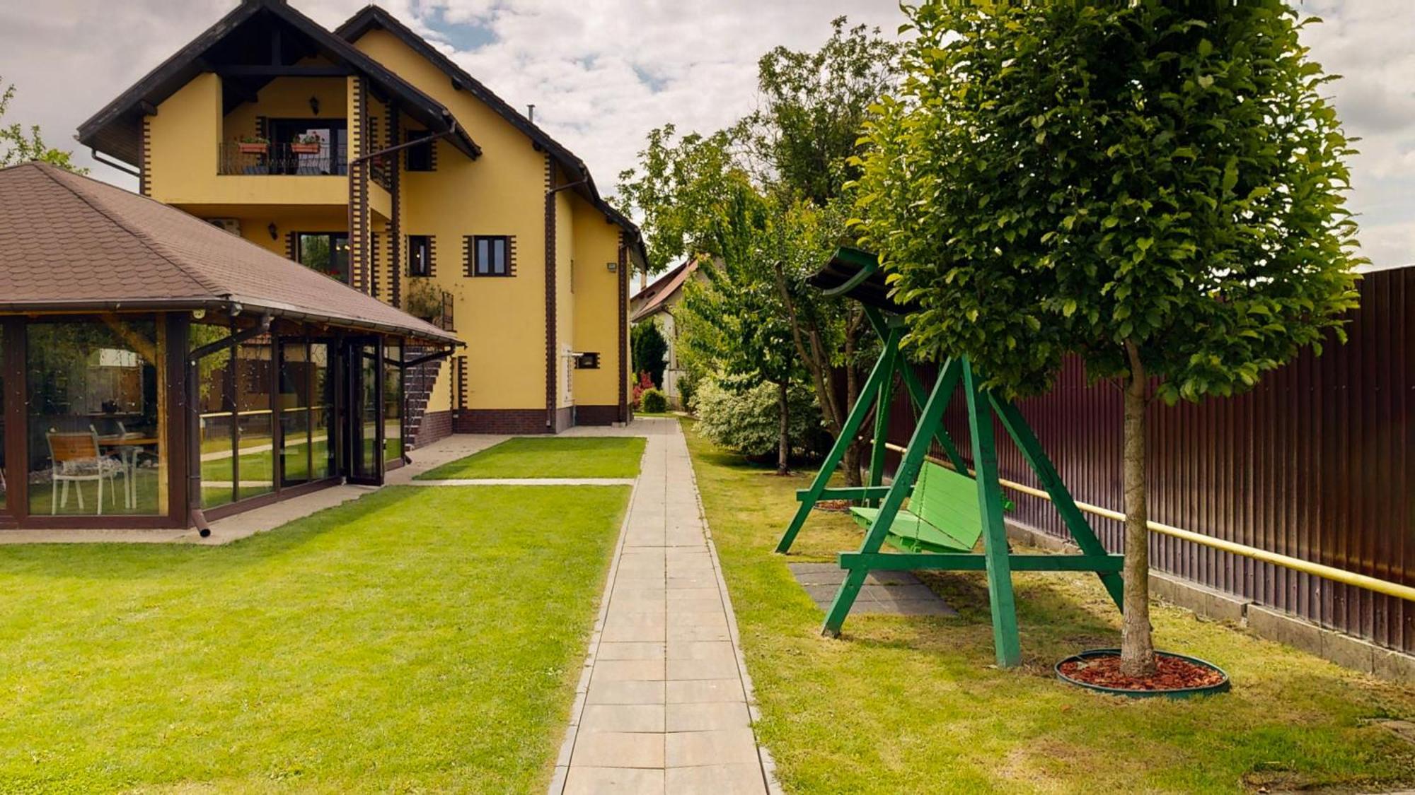 Hotel Janine Garden Braşov Exterior foto